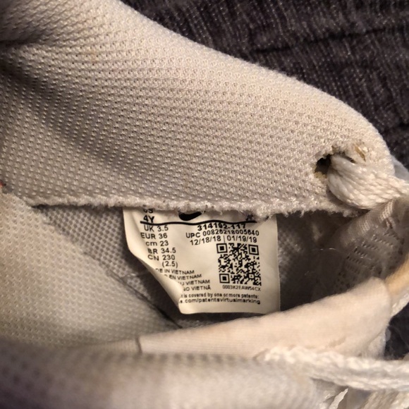 Nike AIR Sneakers - Picture 10 of 10